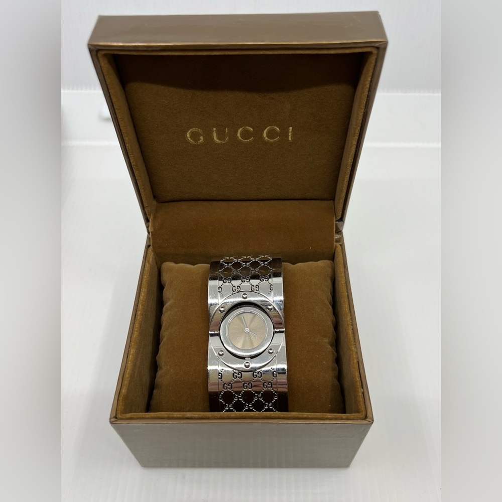 Gucci Twirl Stainless Steel Bangle Bracelet Watch